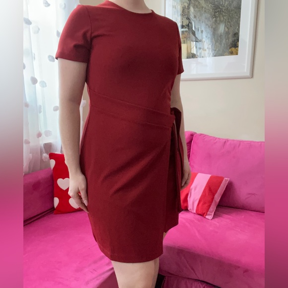 SOLD Contemporaine par Simons red wrap dress, size medium - Picture 2 of 4